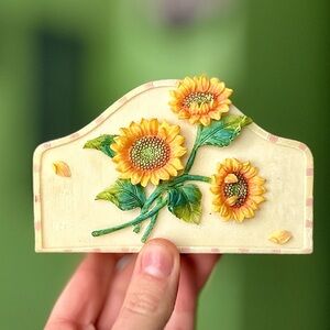 VTG Rustic Textured 3D Sunflower Cottagecore Floral Kitchen Napkin Holder Art